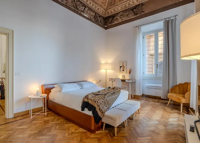 Appartamento Storico In Zona Barberini