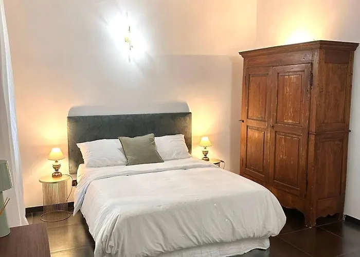 Elegant Apartment In Rome\'S Historic Center