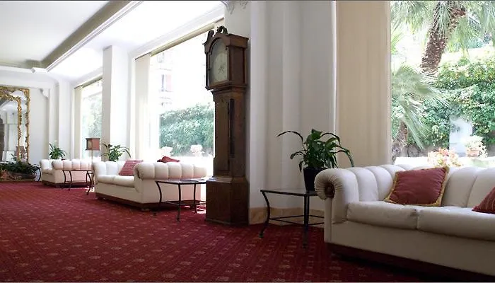 Residence V House