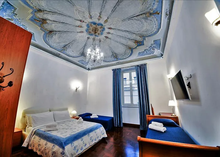 Noble Suite
