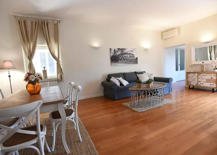 Romantic Flat Near Metro Flaminio