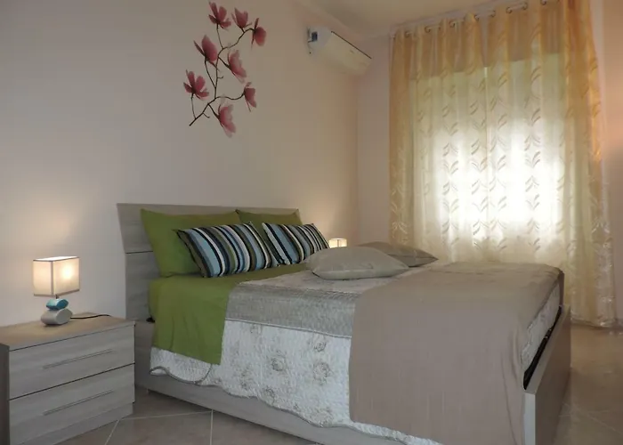 Sasha\'S Crib