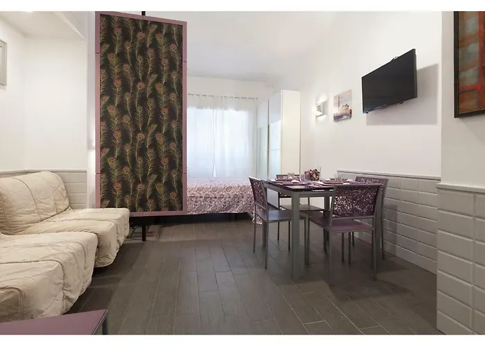 My Purple Apartment In The Center Of Rome