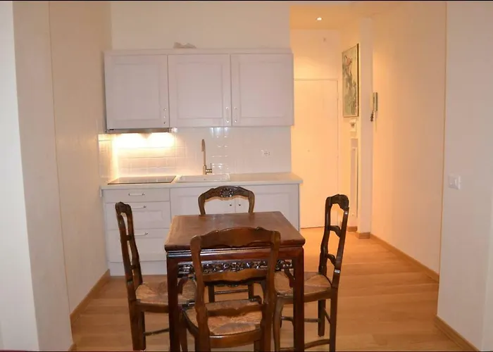 Central Quiet Apartment And Terrace