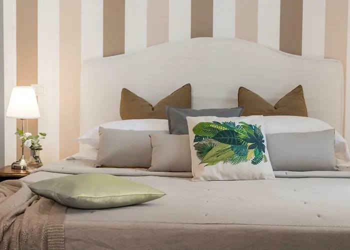 New! Spanish Step Design Apartment
