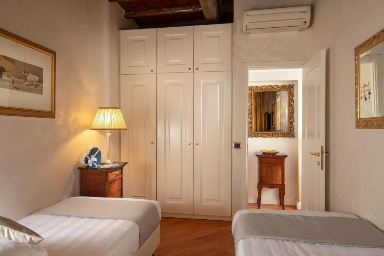 Condotti Corner Piazza Di Spagna Apartment Rome