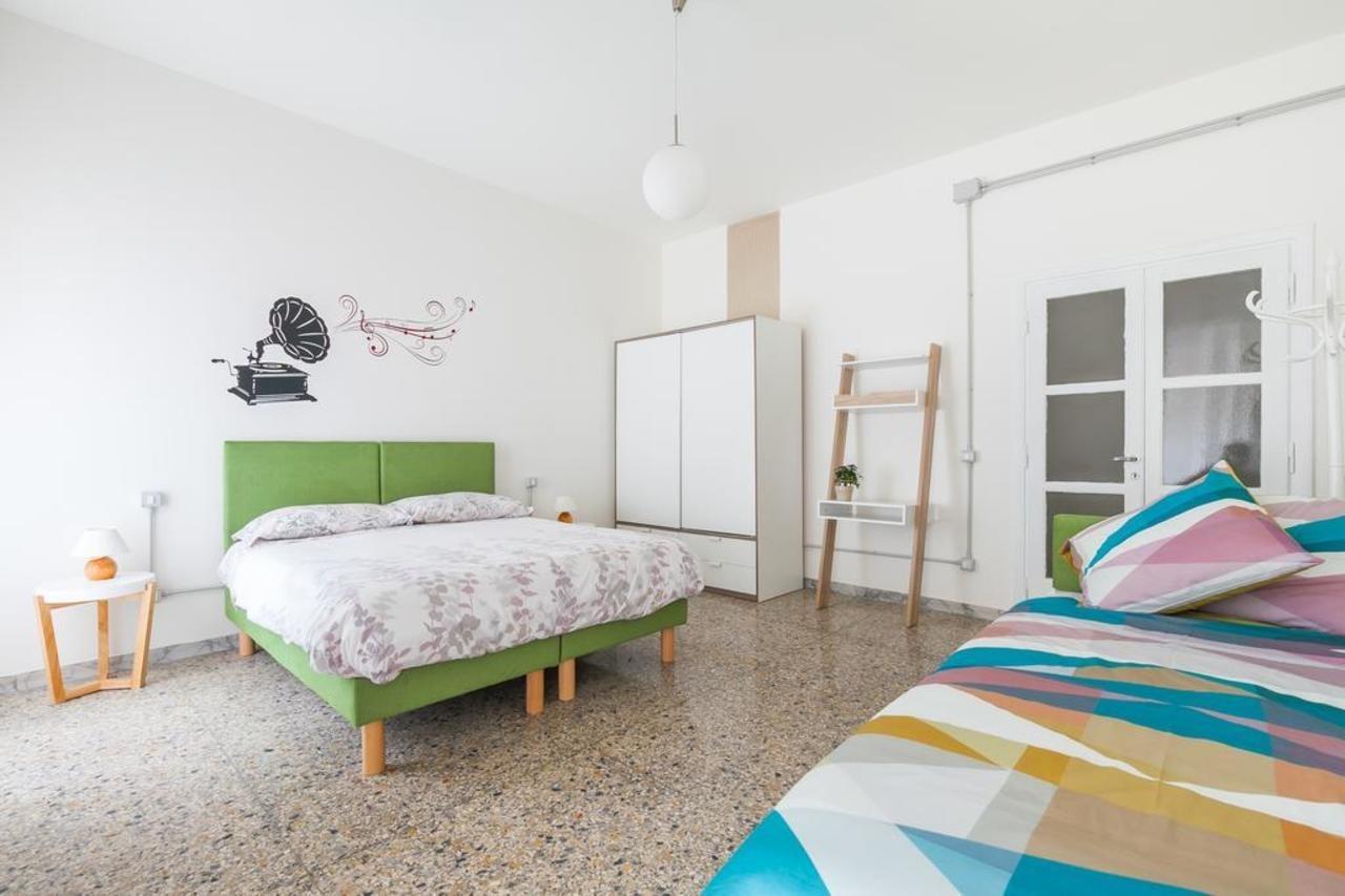 Vino E Vinili Bed & Breakfast Rome
