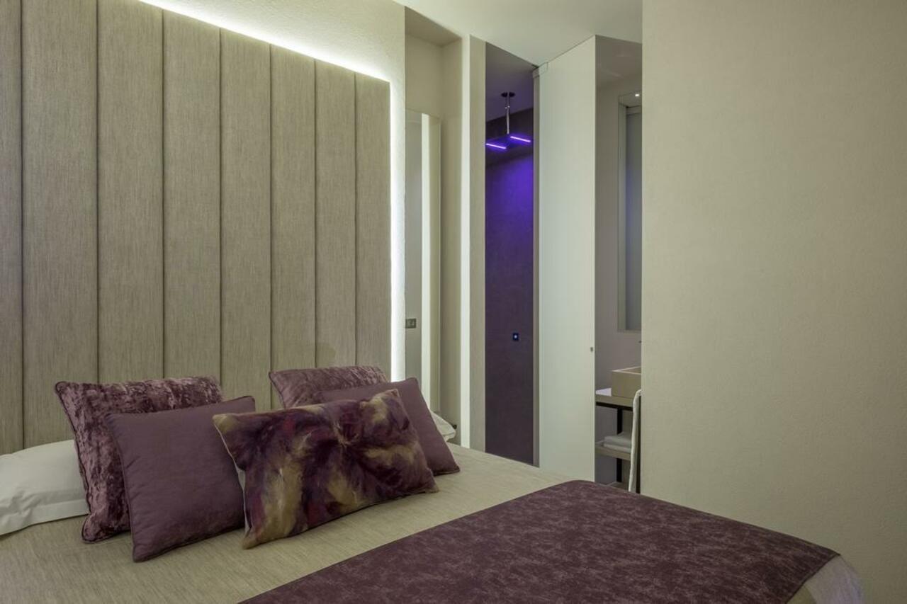 230 Luxury Rome