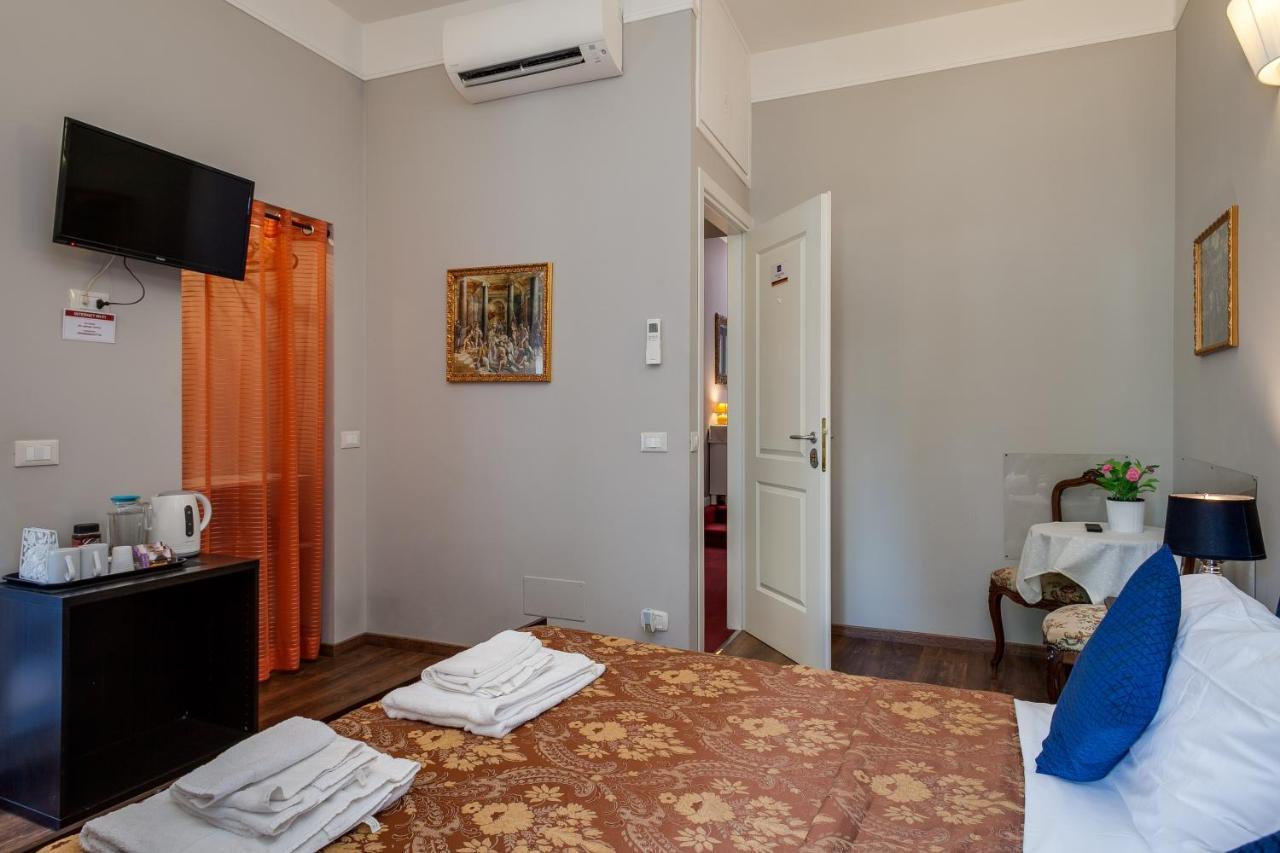 Casa de hóspedes Raphael 3*