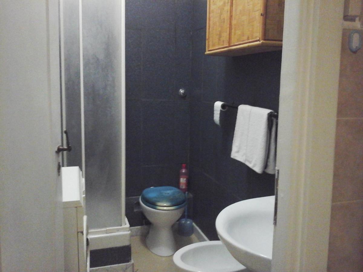 Couette-café Near Metro' Line - Only Wc In The 15 Minutes To Termini Station 20 To Spagna Square - In The Night Bus