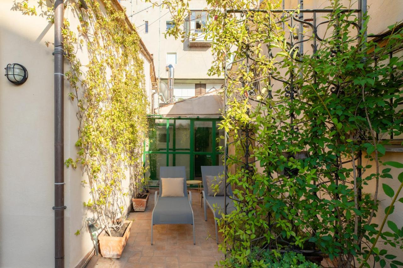Monti Stairway To Heaven Apartment Rome