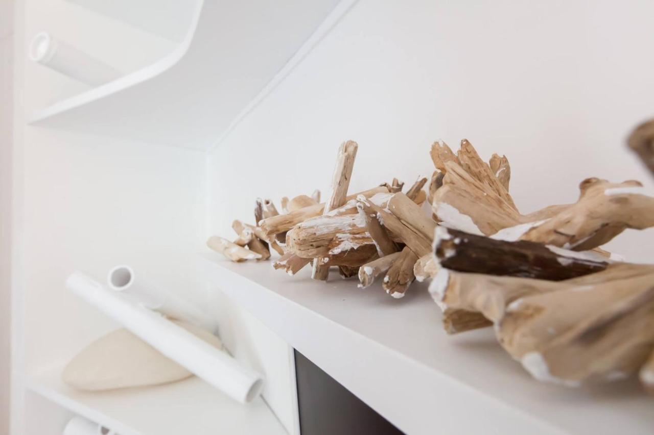 Piazza Navona White Apartment Rome