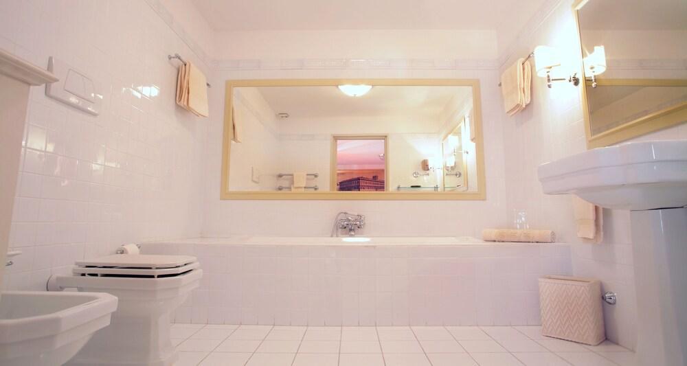Residenza Napoleone Iii Bed & Breakfast Rome