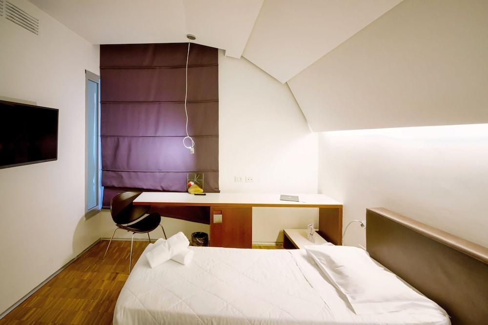 Black Hotel Rome