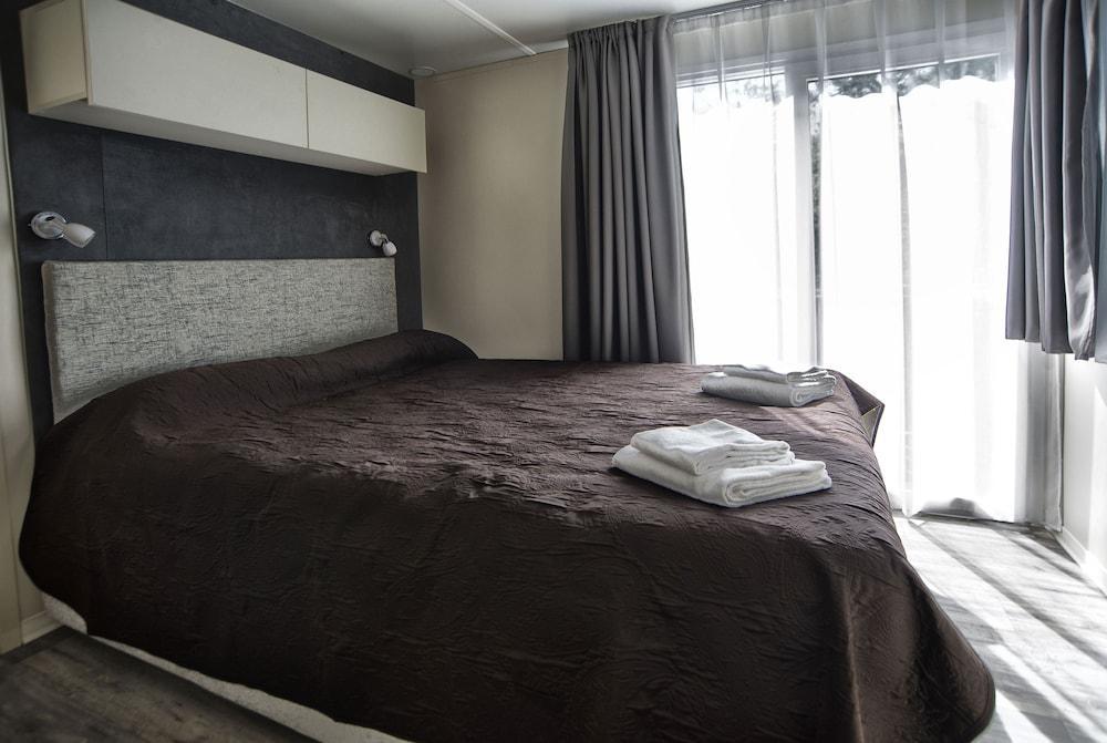 Flaminio Village Park Campeggio 4*