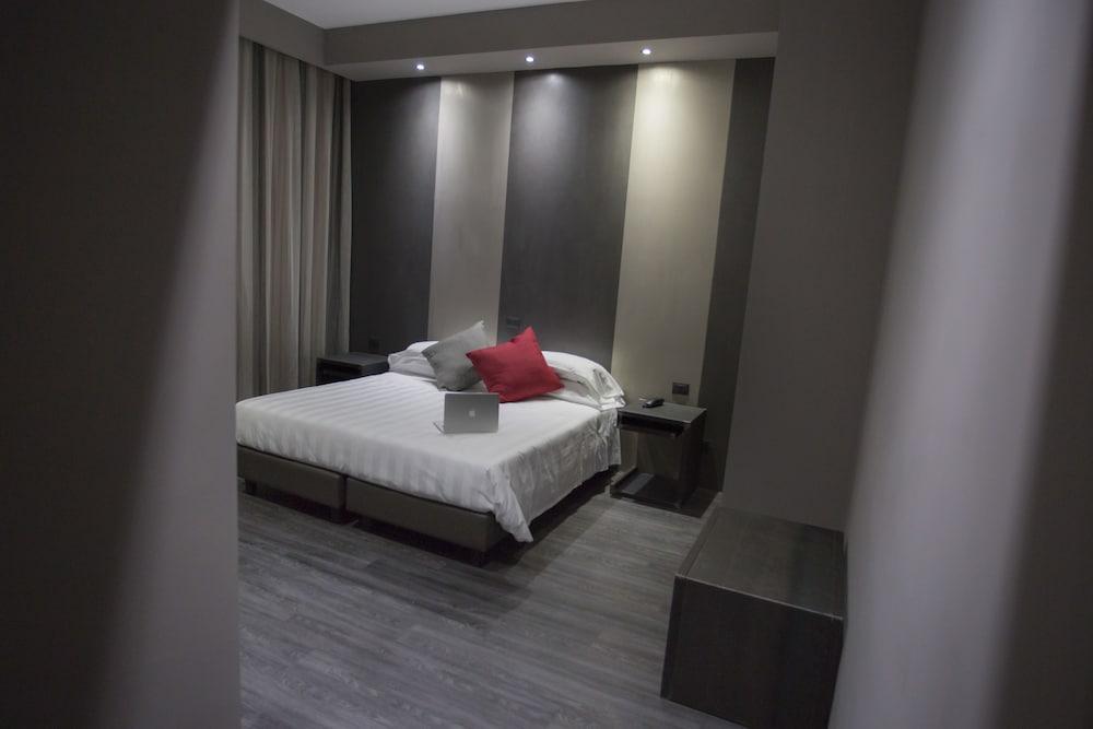 Hotel V99 4*