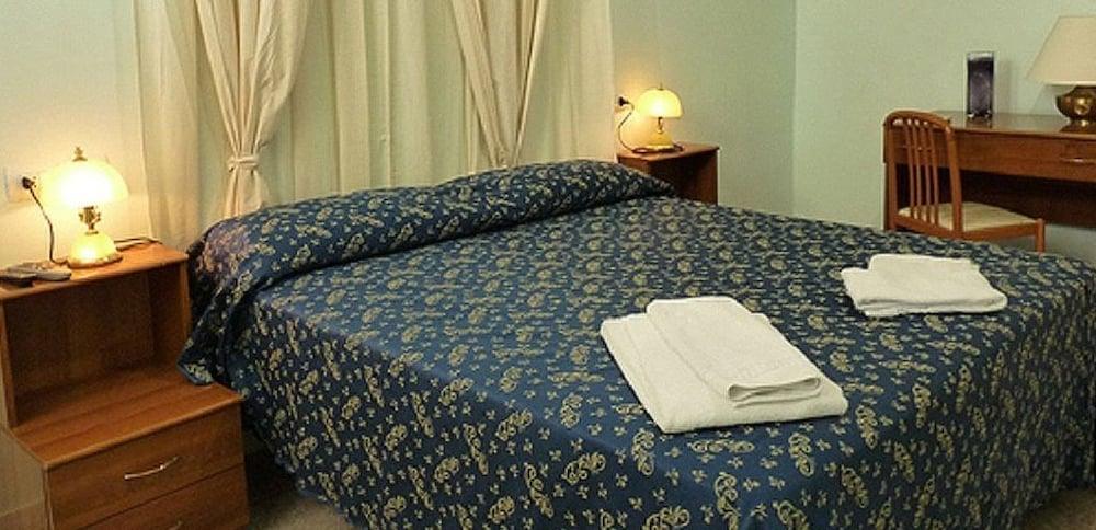 Ferraro Hotel
