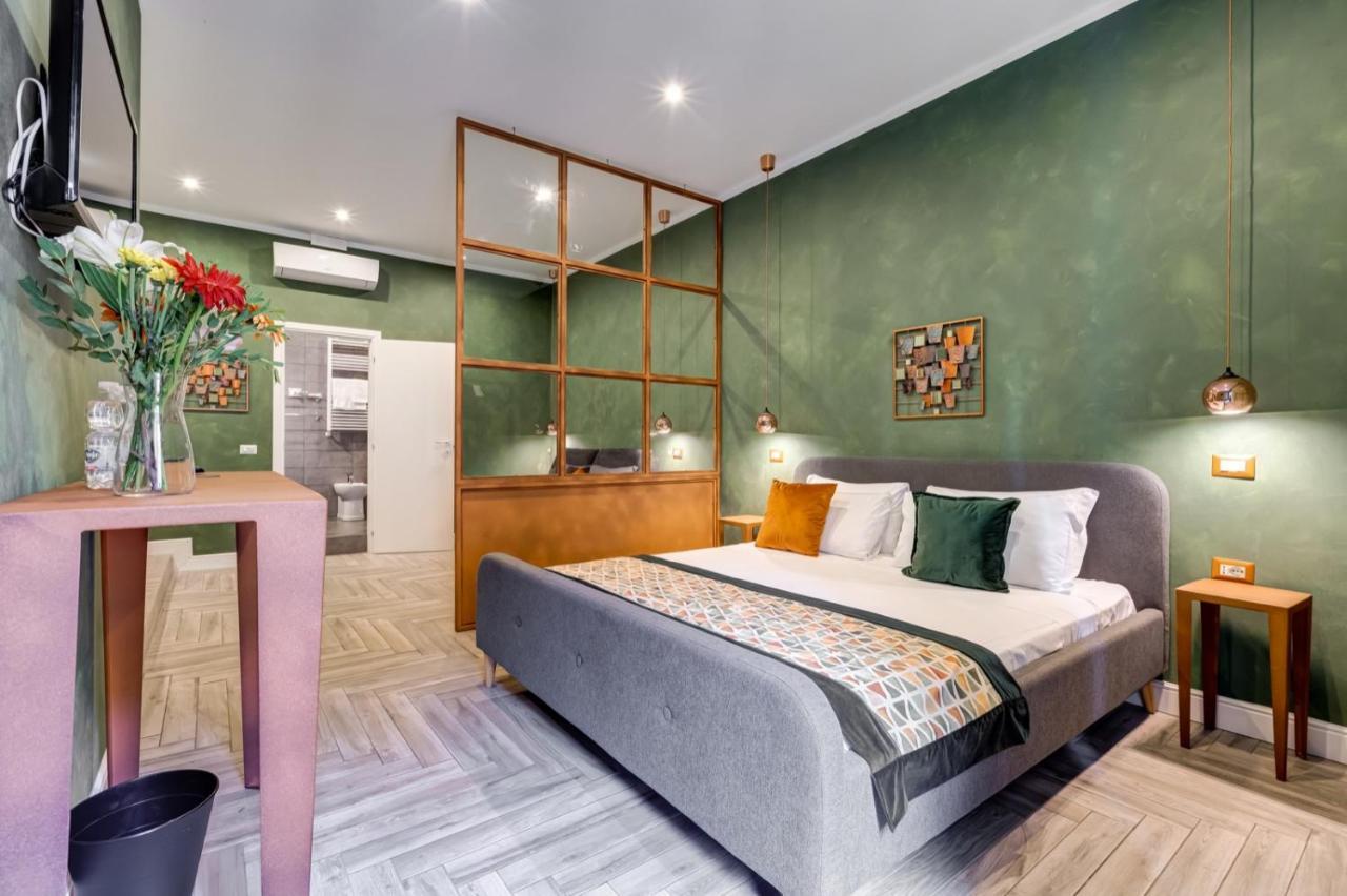 Ripetta Luxurious