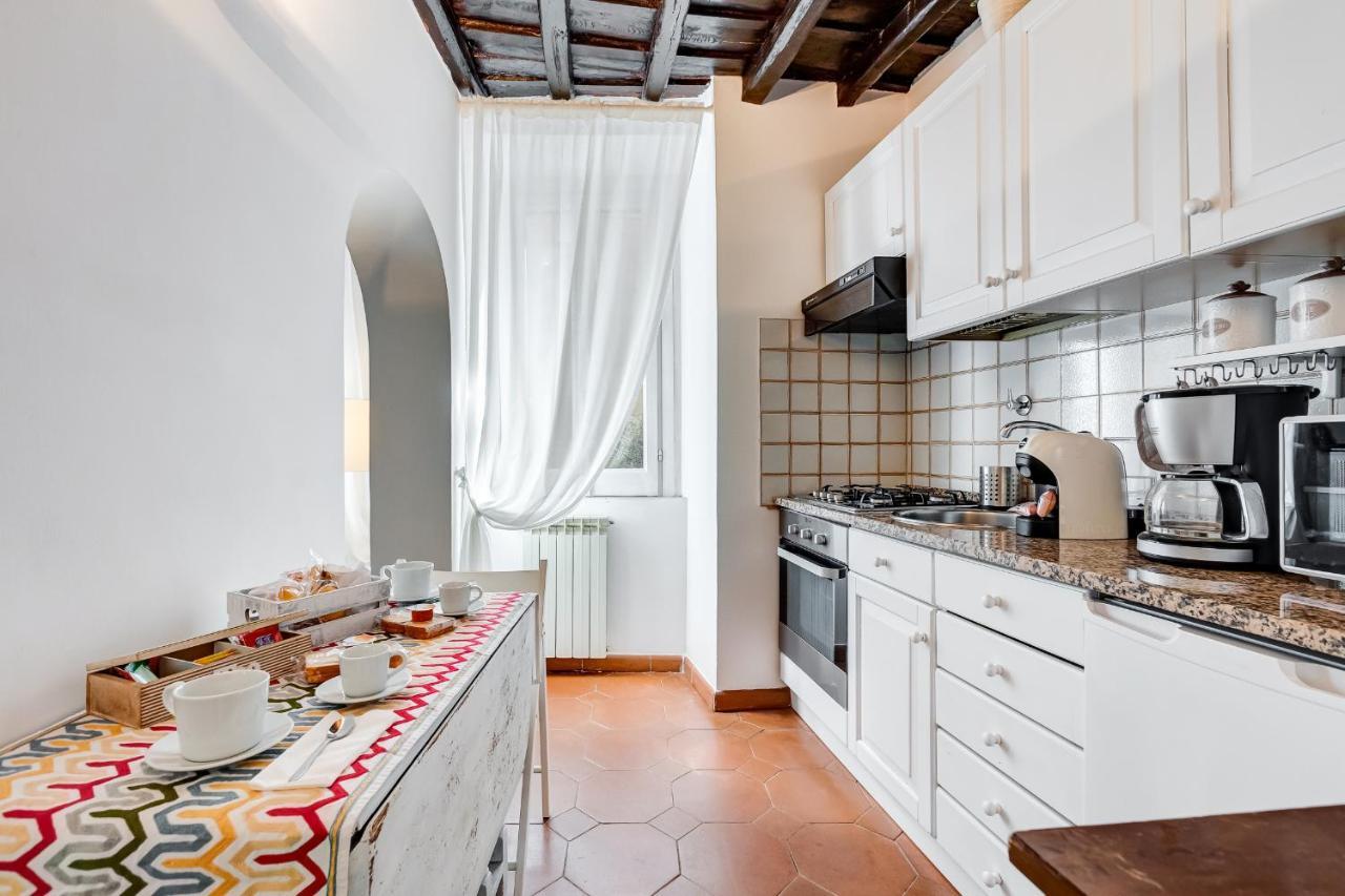 Apartment White Coronari