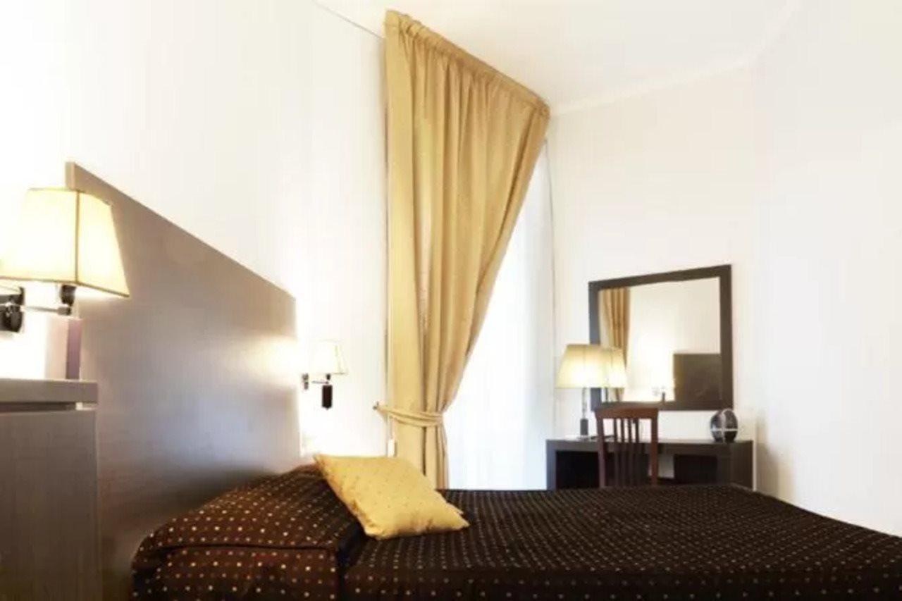 Roman Residence 2*