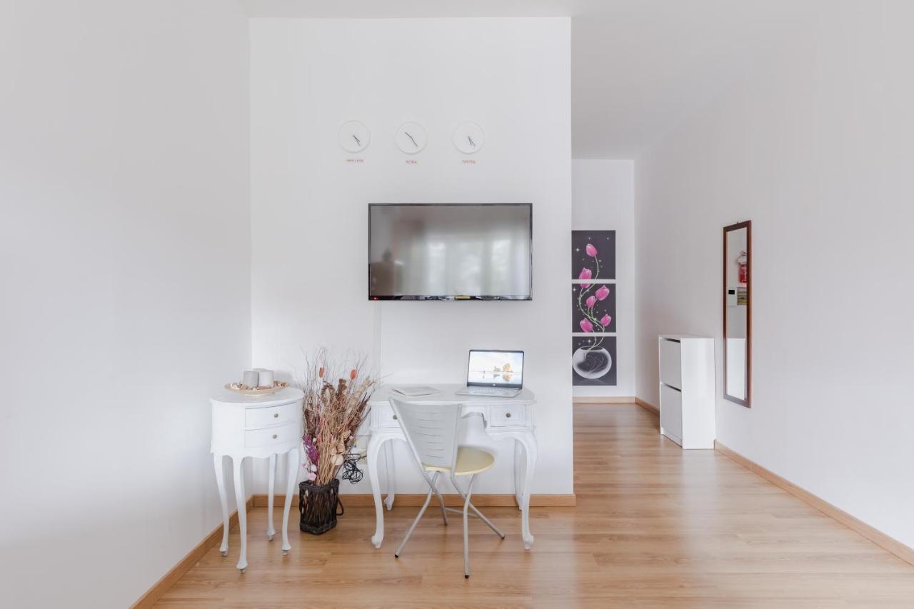 Pelizzi Apartment, 5 Persone, 2 Camere, Balcone, Cinecitta Apartamento Roma
