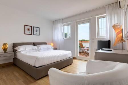 Le Di Andrea Piccolomini San Peter - Terrace Flat Apartment
