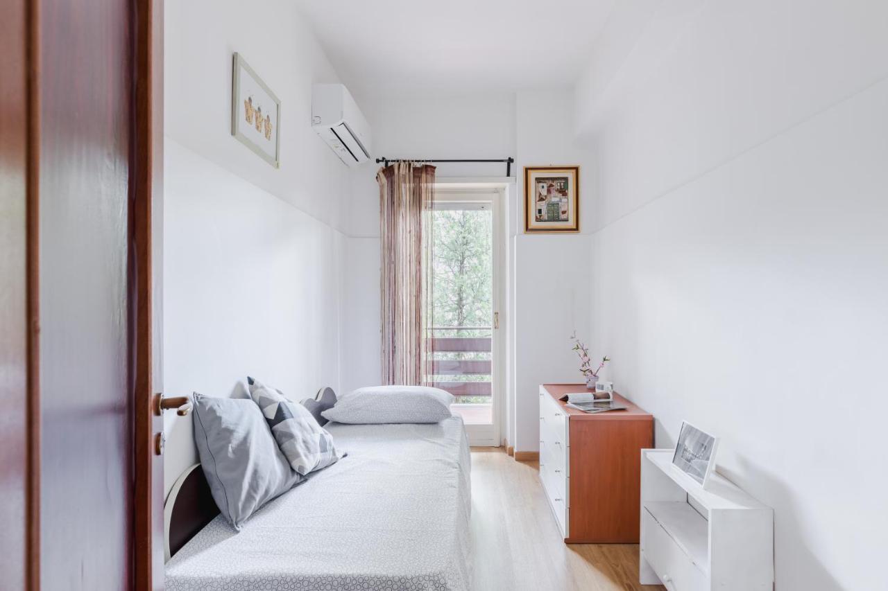 Pelizzi Apartment, 5 Persone, 2 Camere, Balcone, Cinecitta *