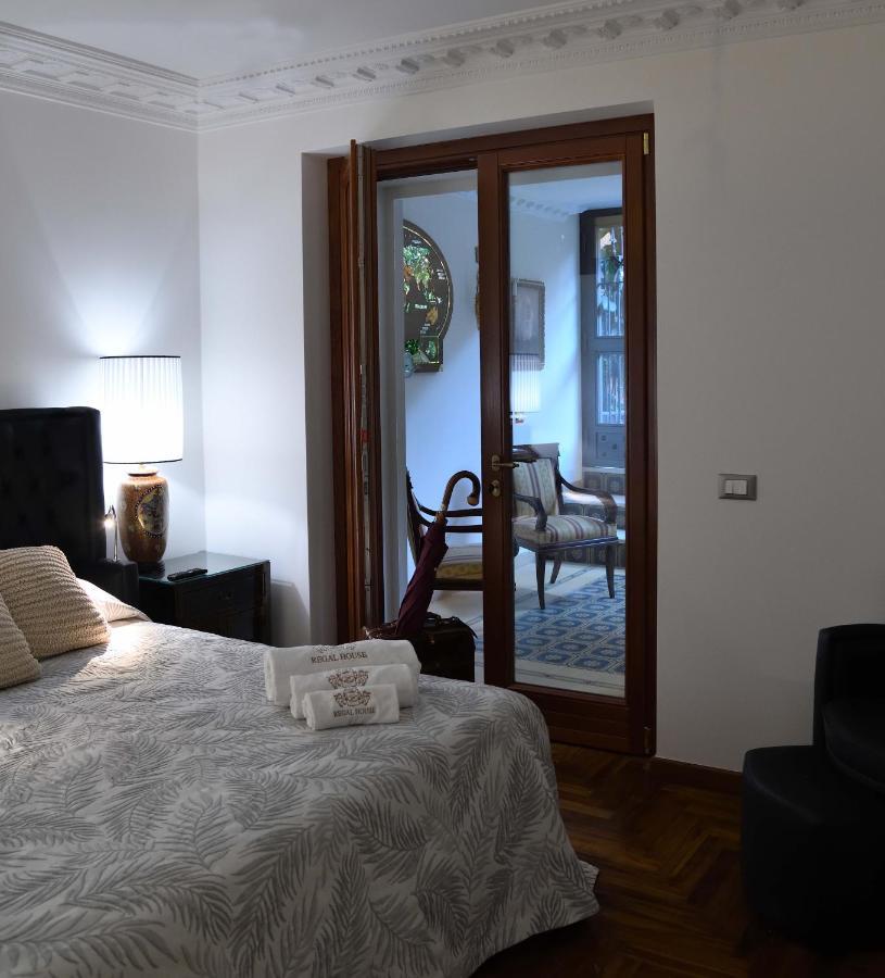 Regal House Capucci 6 Gasthuis Rome