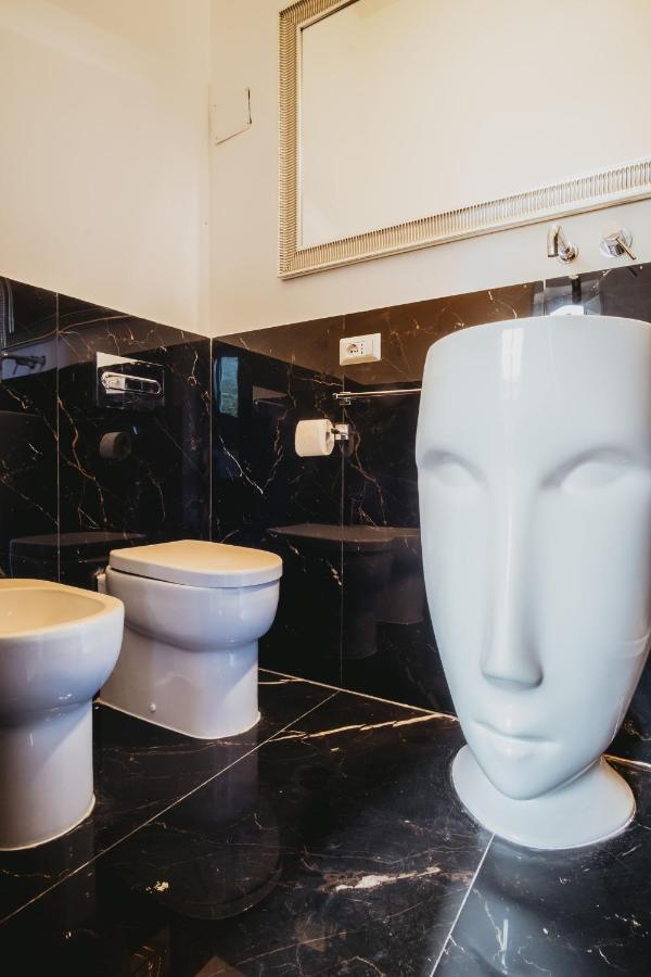 Rhome Colosseum Business Collection Guest house