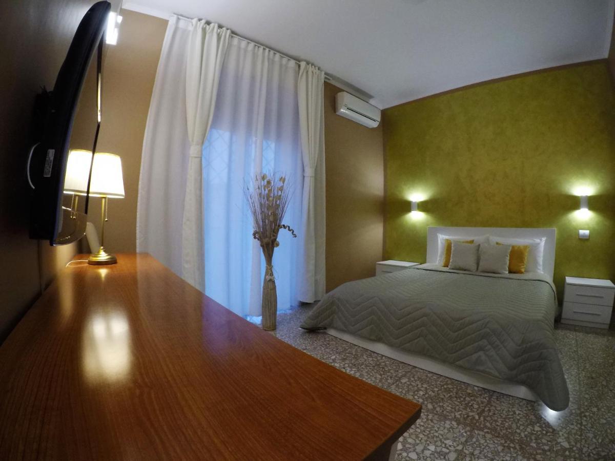 Apartment Holidays House Marconi Rome