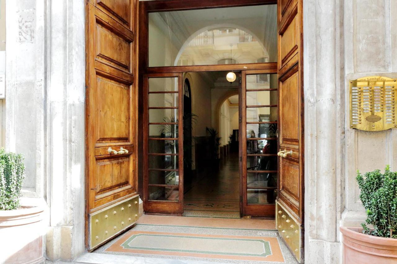 Guest house Trevi Diamond Luxury Suites & Jacuzzi *
