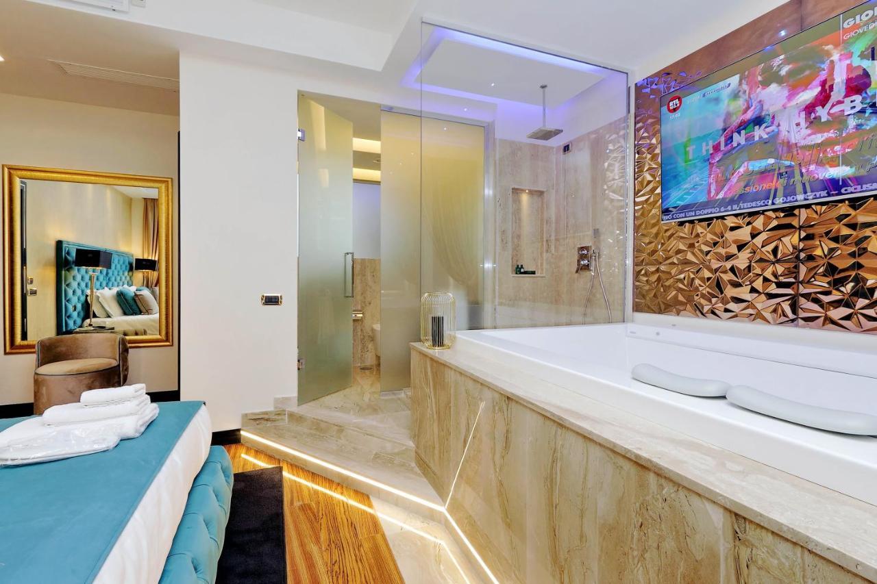 Trevi Diamond Luxury Suites & Jacuzzi Guest house