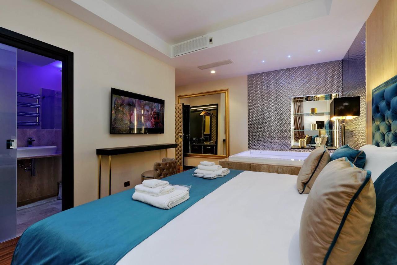 Trevi Diamond Luxury Suites & Jacuzzi Guest house