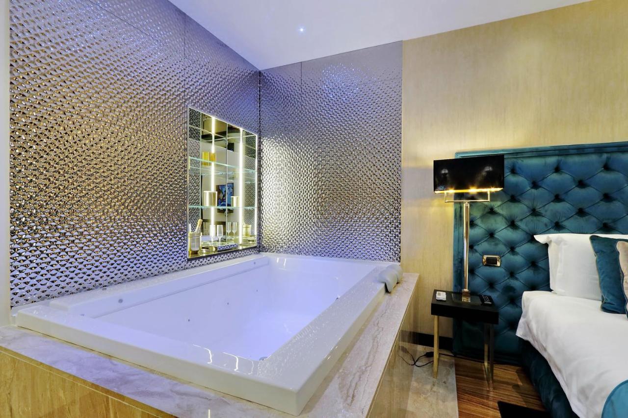 Trevi Diamond Luxury Suites & Jacuzzi Guest house *