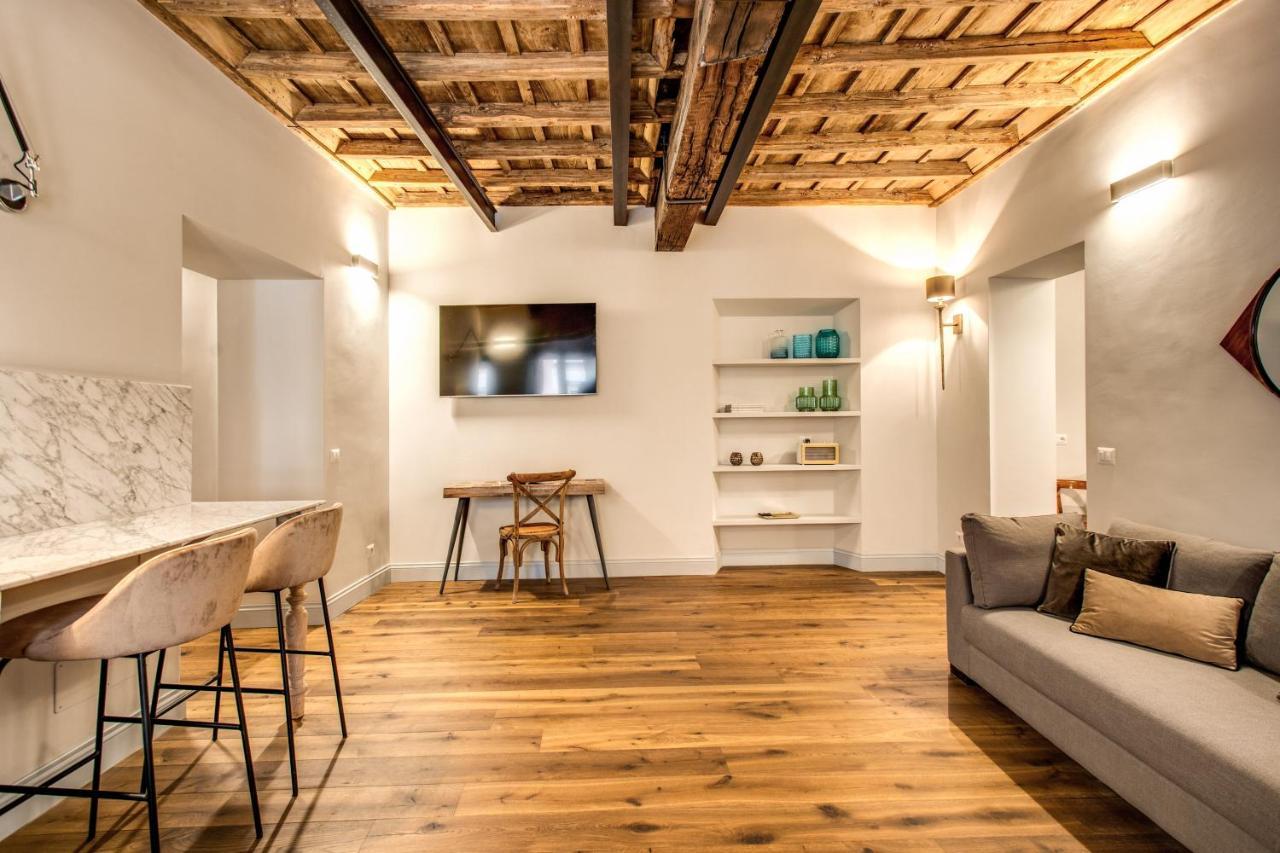 Apartment Febo Decharm Rome