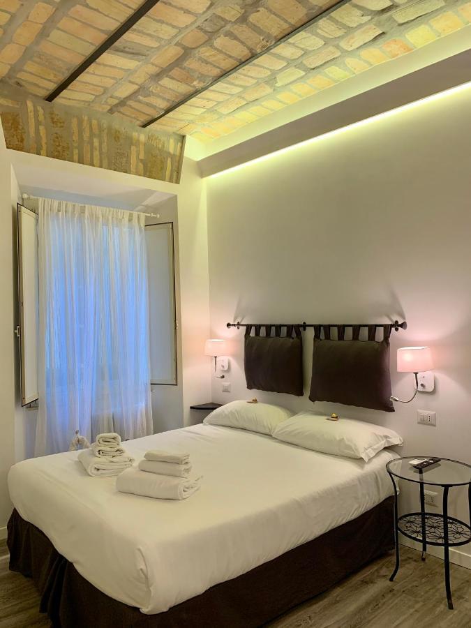 Luxury Near Colosseum 2*
