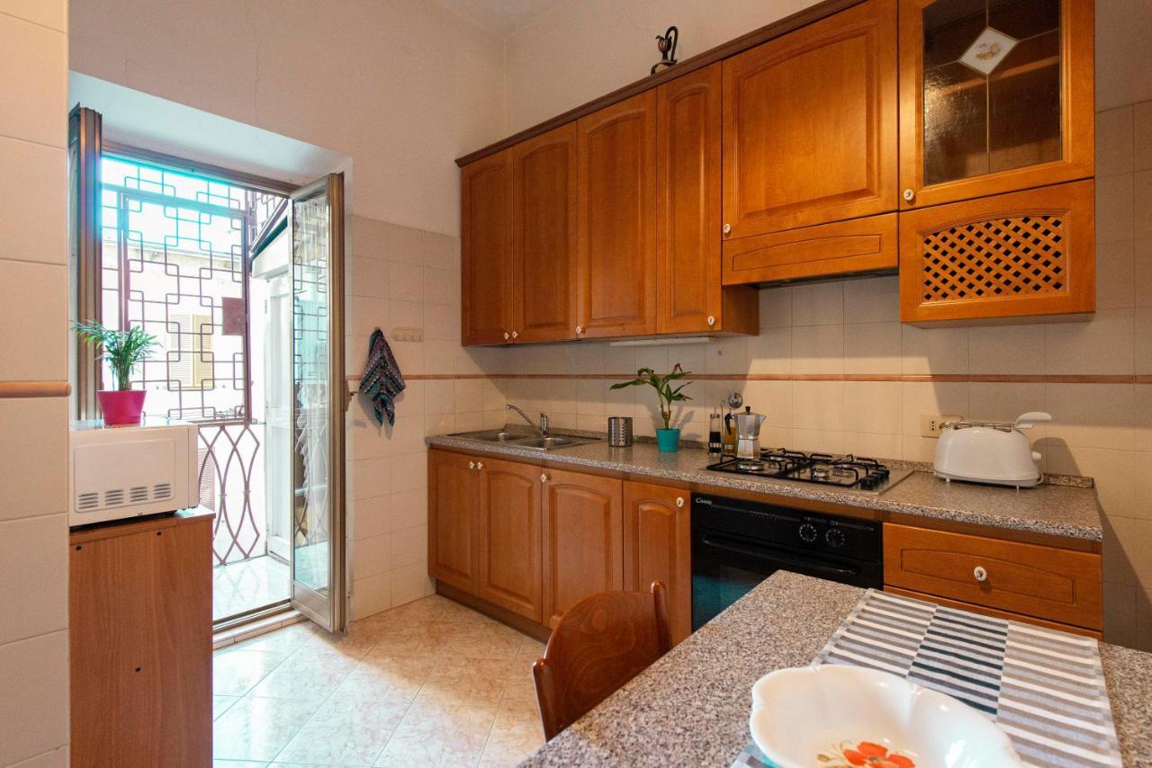 Redseven Apartment *