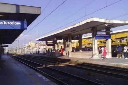 R_home * Roma
