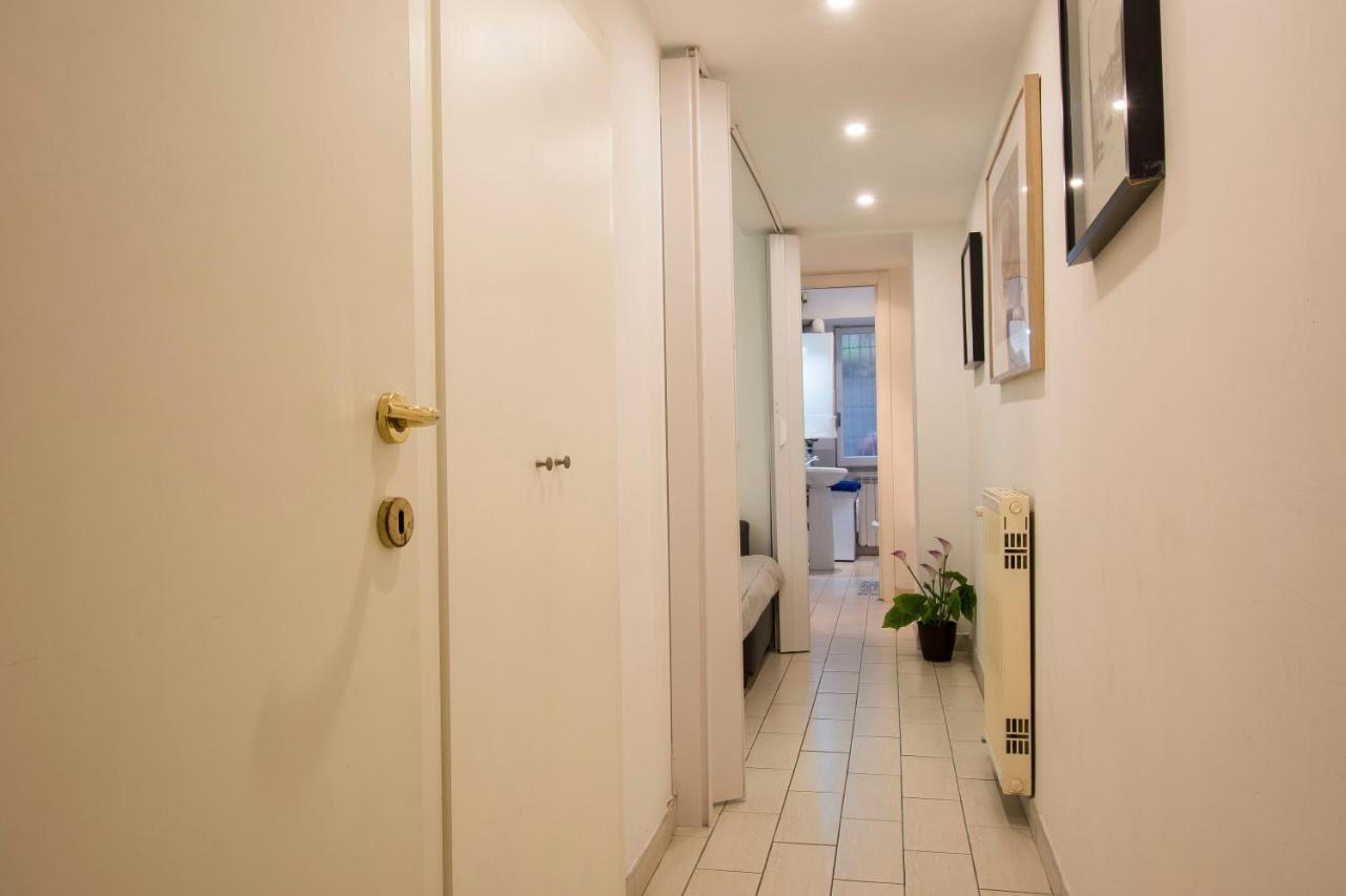 Apartment Chroma Farinone 28 Rome