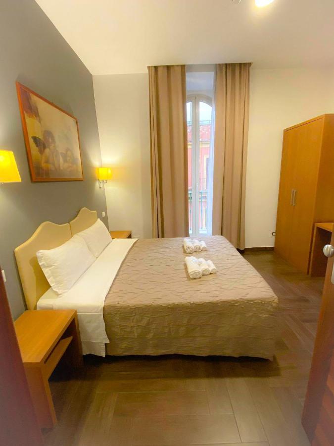 Travellers Hotel 2*
