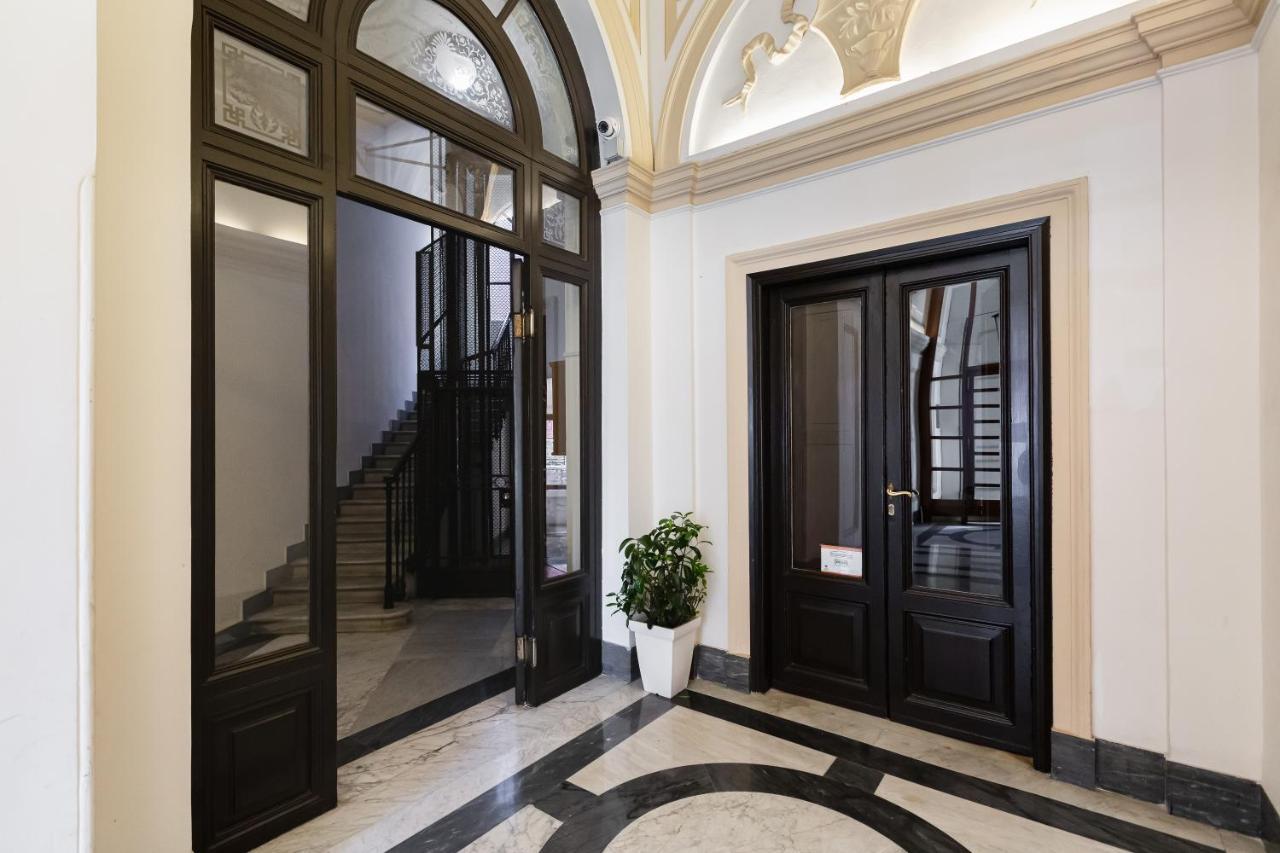 Trevi Fountain Deluxe - Your Italian Holidays