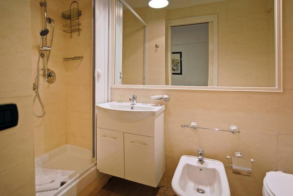 Vatican Luxury With Terrace - 7 People Apartamento *