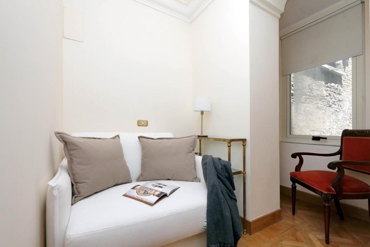 Elegant Nearby Trevi Fountain Apartamento