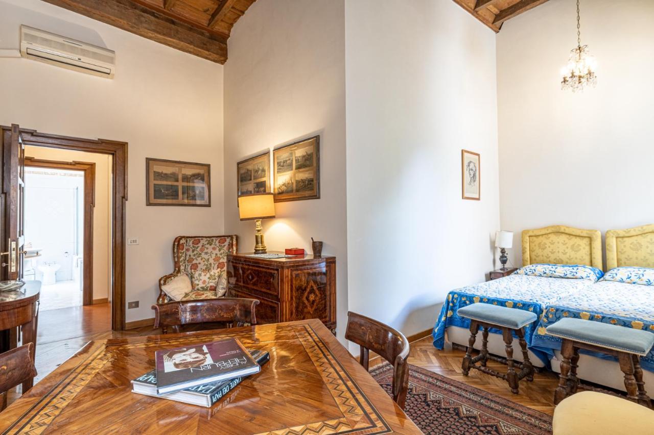 Appartement Roman Holiday For 6 By Piazza Navona Rome