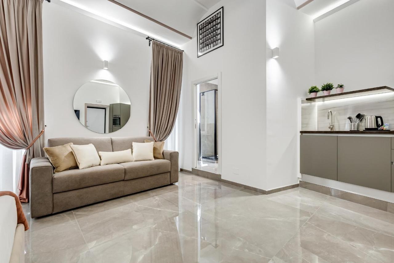 Unoseitre - Luxury & * Roma