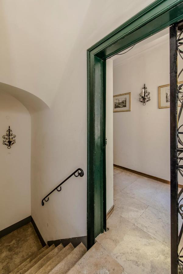 My Flat In Fontana Di Trevi Rome
