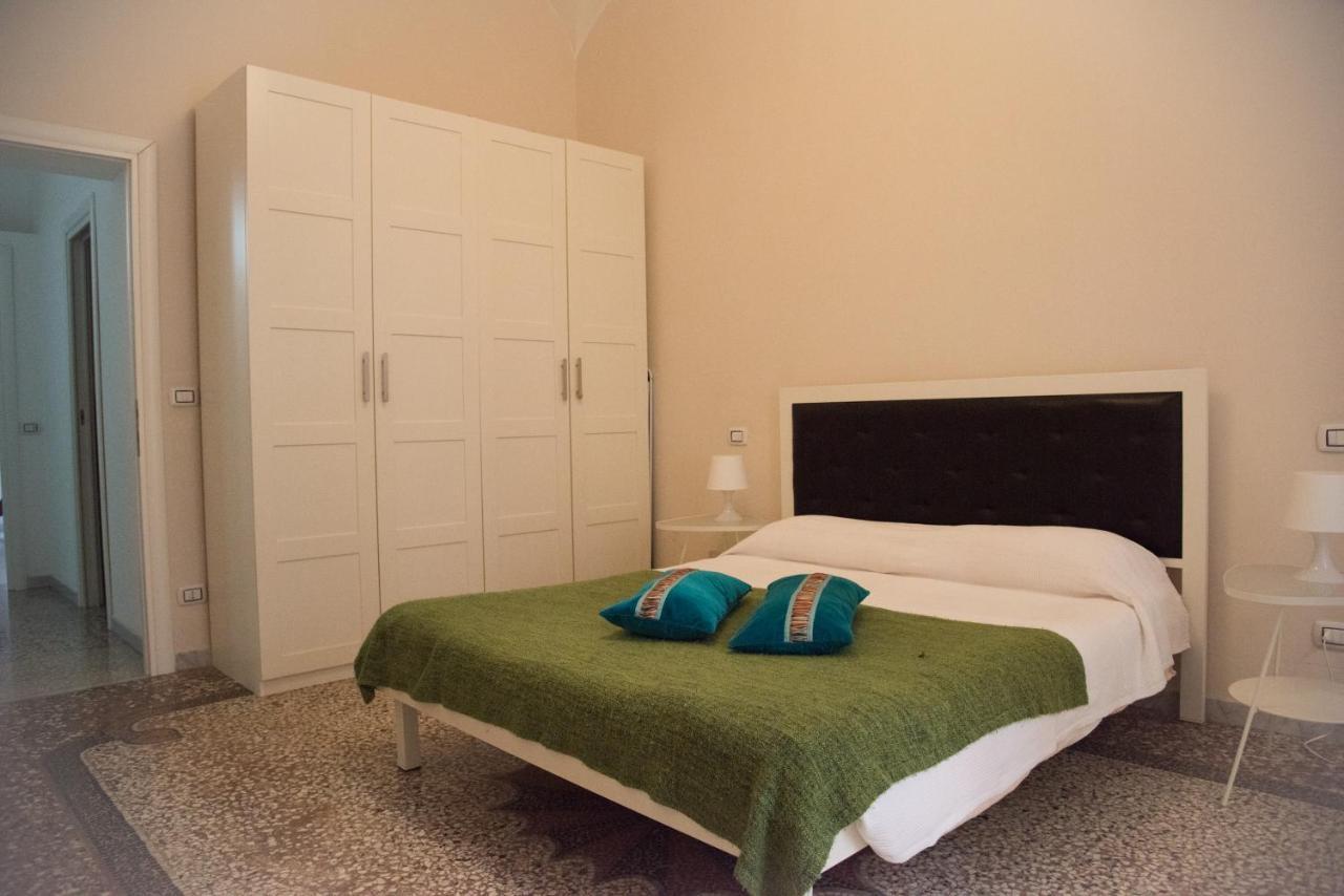 Beautiful And Spacious Next To Termini 10 Minutes From Coliseum Appartamento Roma
