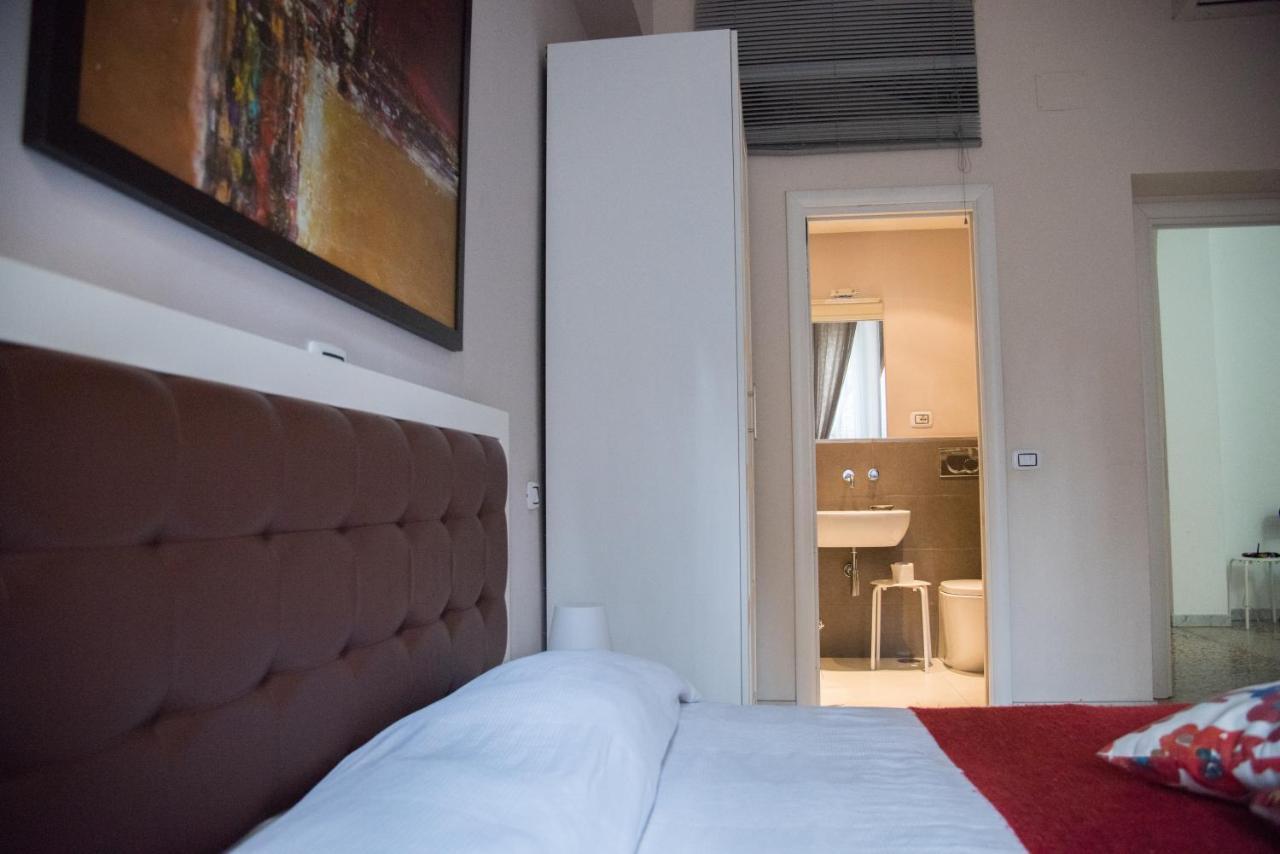 Beautiful And Spacious Next To Termini 10 Minutes From Coliseum Appartamento
