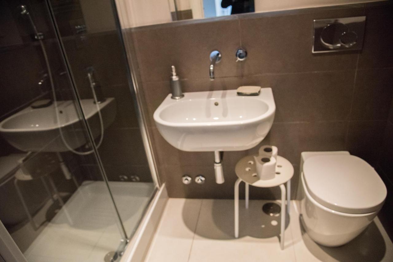 Beautiful And Spacious Next To Termini 10 Minutes From Coliseum Apartamento *