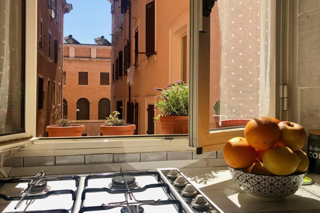 Vlad House, Close The Colosseum Appartement